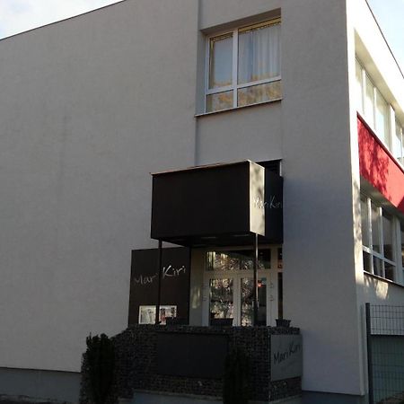 Mari Kiri Penzion Bratislava Exteriör bild