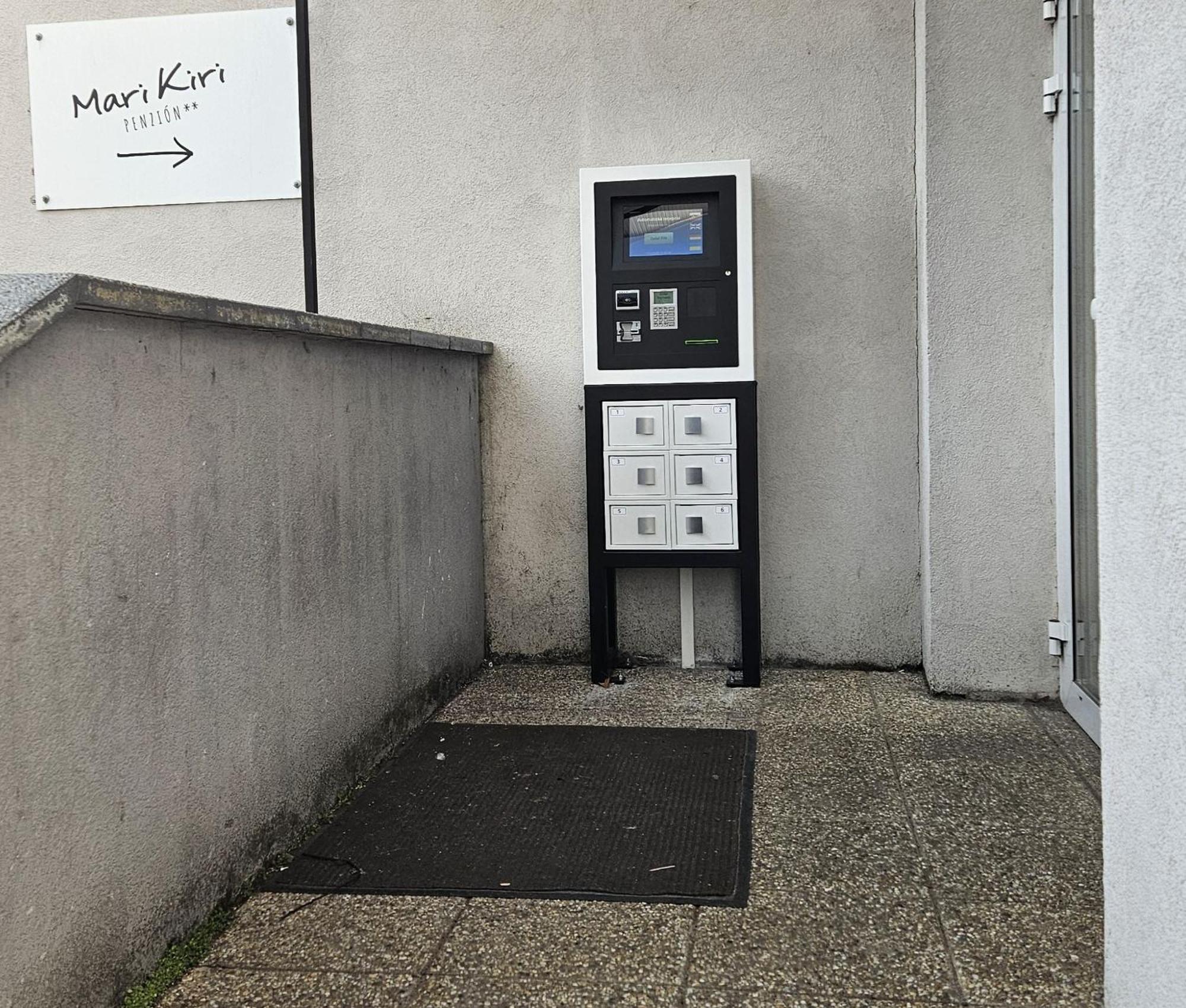 Mari Kiri Penzion Bratislava Exteriör bild