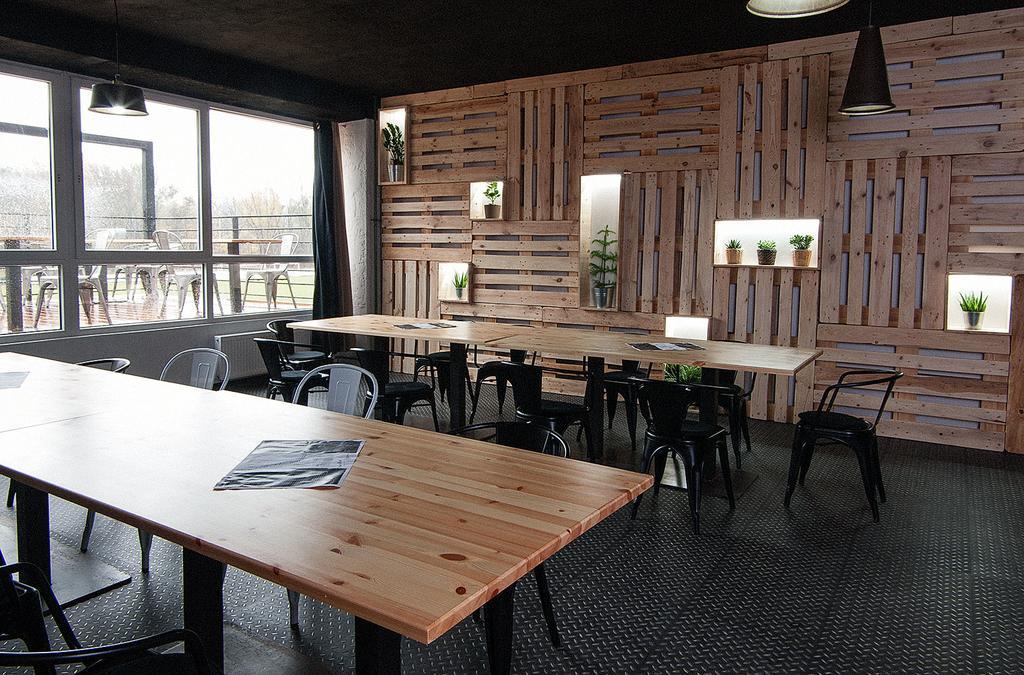 Mari Kiri Penzion Bratislava Exteriör bild
