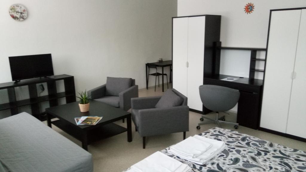 Mari Kiri Penzion Bratislava Exteriör bild